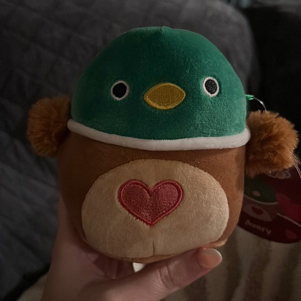5” Avery Valentine’s Day duck squishmallow heart belly pink